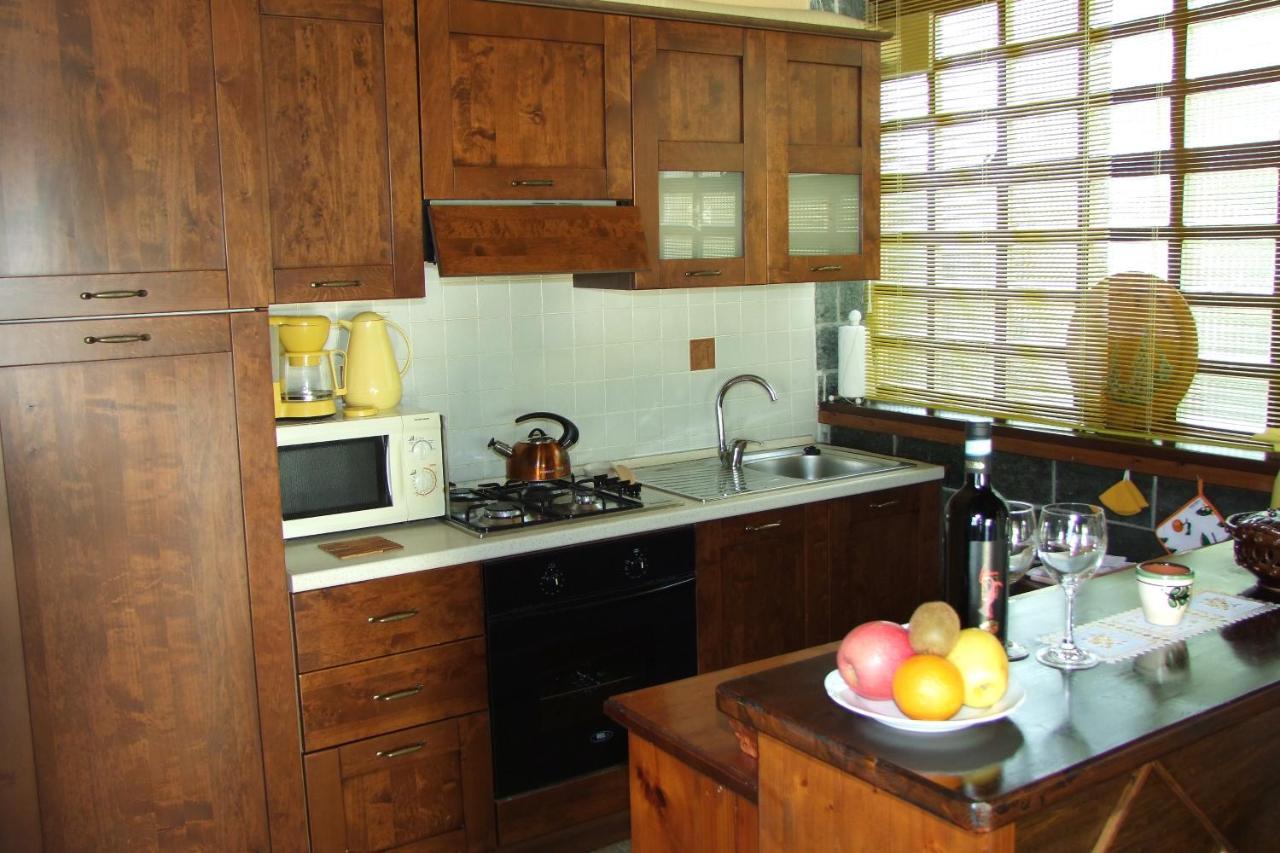 Monolocali In Casa Con Giardino Bellagio Apartment ภายนอก รูปภาพ