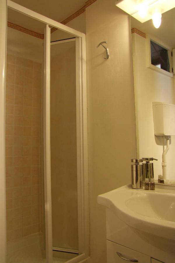 Monolocali In Casa Con Giardino Bellagio Apartment ภายนอก รูปภาพ