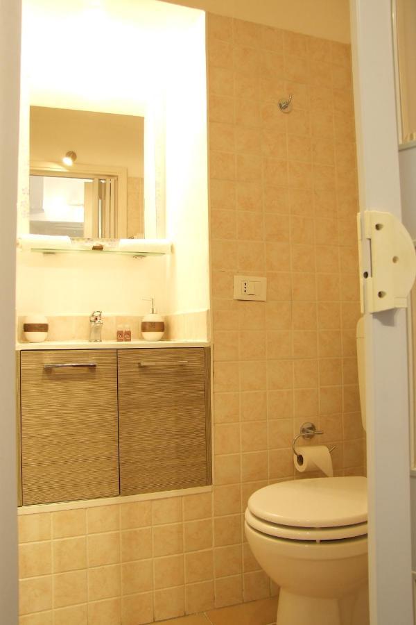 Monolocali In Casa Con Giardino Bellagio Apartment ภายนอก รูปภาพ