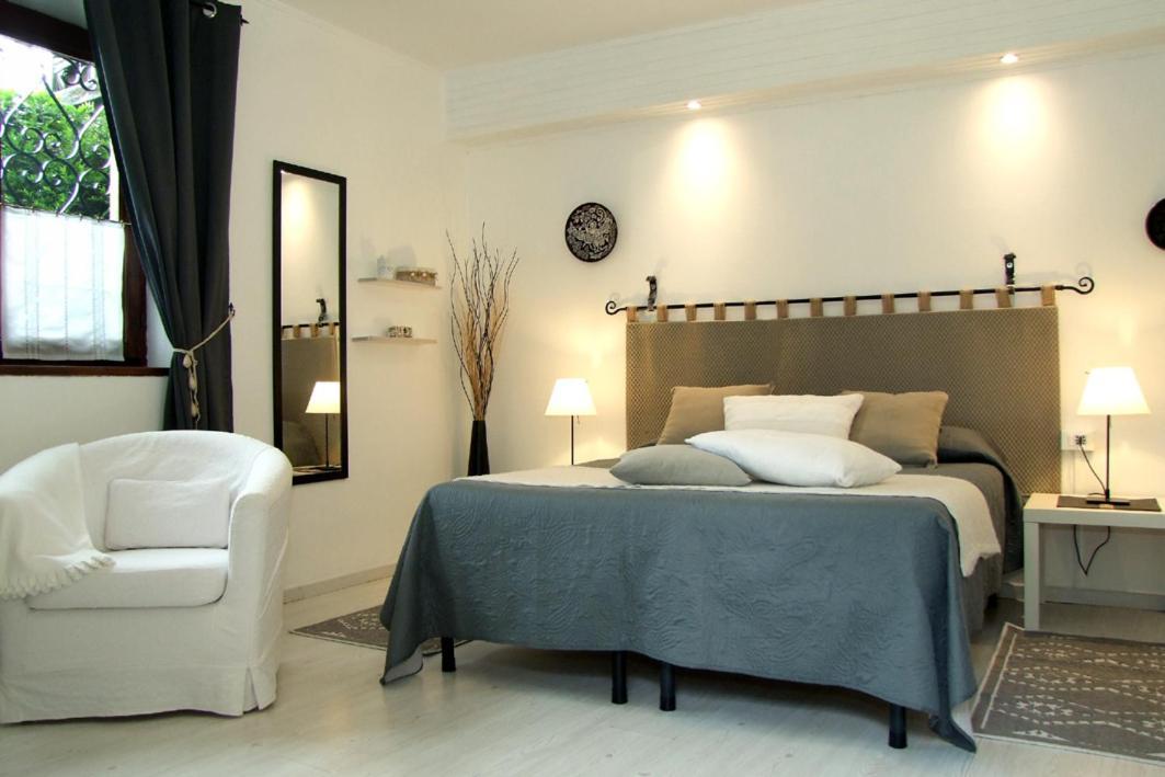 Monolocali In Casa Con Giardino Bellagio Apartment ภายนอก รูปภาพ